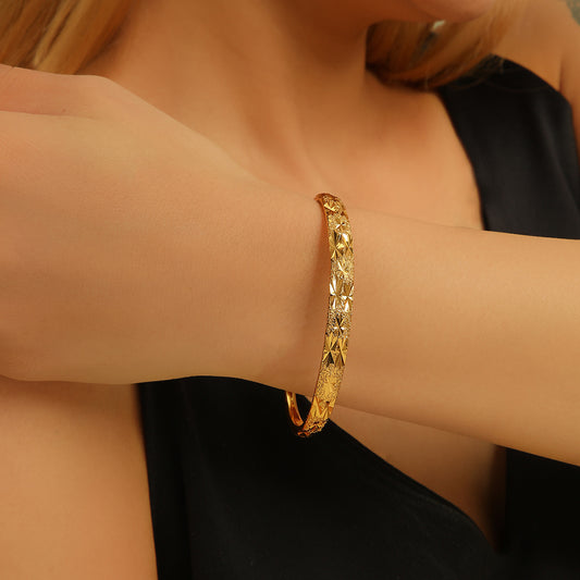 18K Subtle Gold Patterned Bracelet Cuff