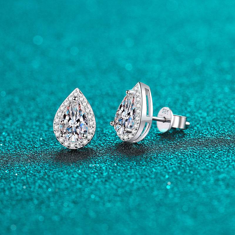 Sparkling 1ct Moissanite Stud Earrings - Subtle Shine Jewelry Co.